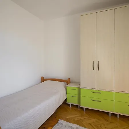 Centre Comfort - Free Parking Apartment